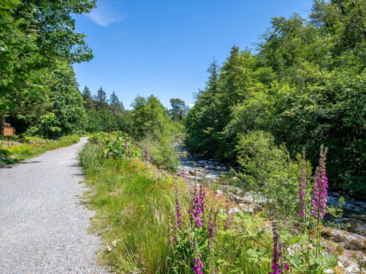 38590 Westway Avenue, Squamish, BC, V8B 0W4 - 38