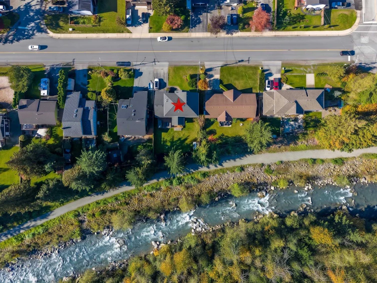 38590 Westway Avenue, Squamish, BC, V8B 0W4 - 39