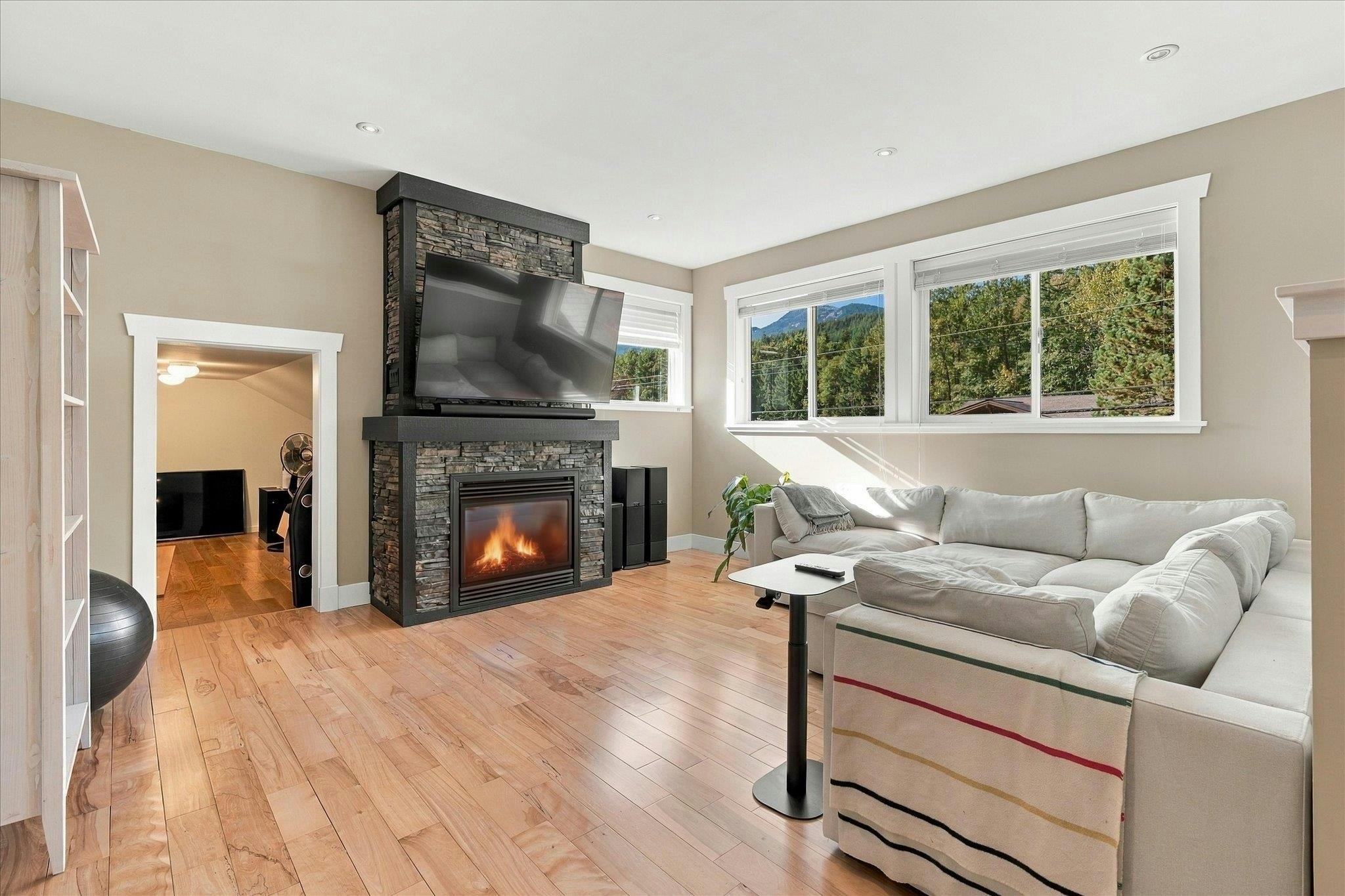 38590 Westway Avenue, Squamish, BC, V8B 0W4 - 18