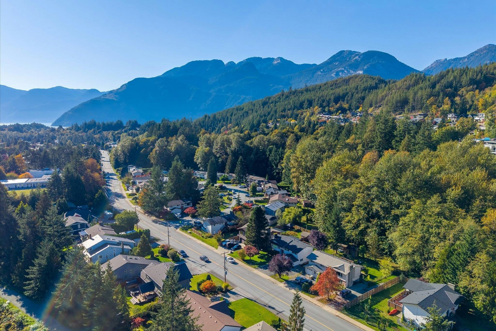 38590 Westway Avenue, Squamish, BC, V8B 0W4 - 36