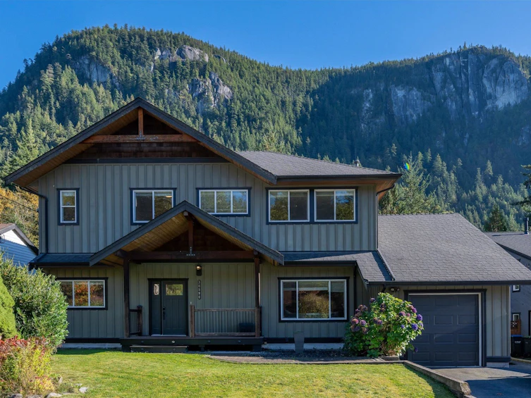 38590 Westway Avenue, Squamish, BC, V8B 0W4