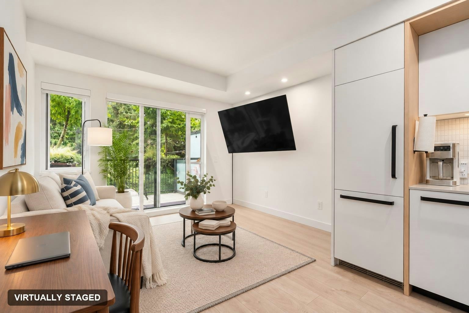 212-2520 Guelph Street - 3
