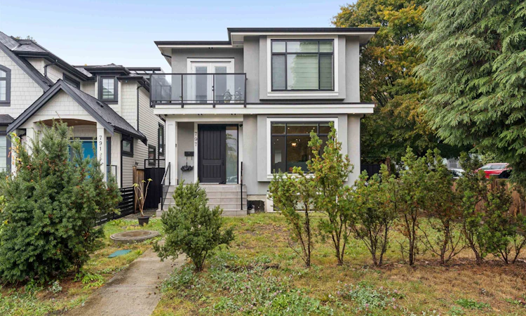 797 E 18th Avenue
