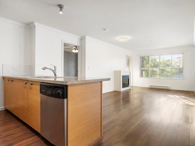 309-6815 188 Street - 4