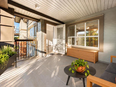 309-6815 188 Street - 2