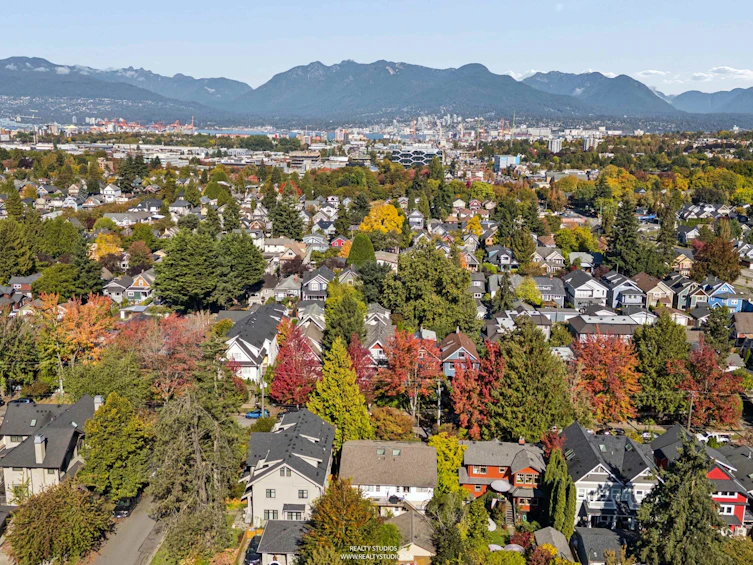 1204 E 14th Avenue, Vancouver, BC, V5T 2P3 - 39