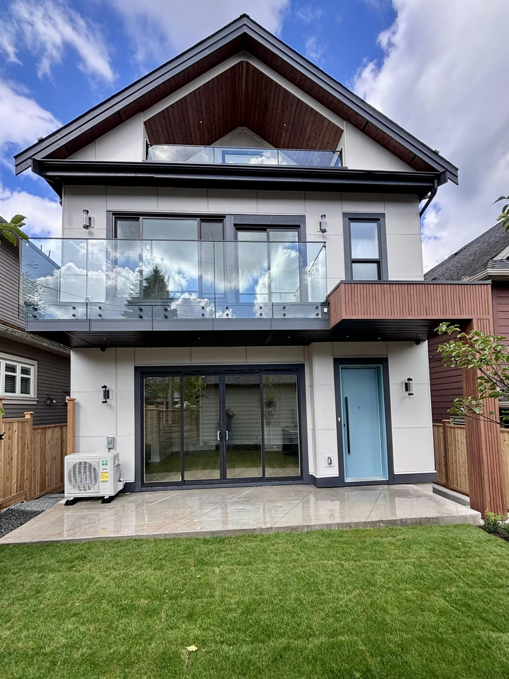 2-746 E 12th Avenue, Vancouver, BC, V5T 2H9