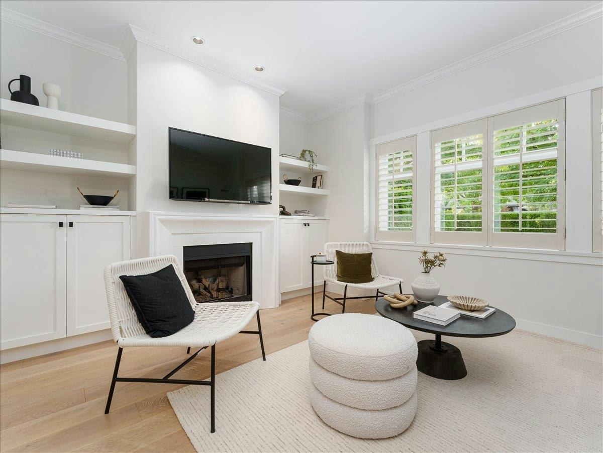 4448 W 8th Avenue, Vancouver, BC, V6R 2A2 - 4