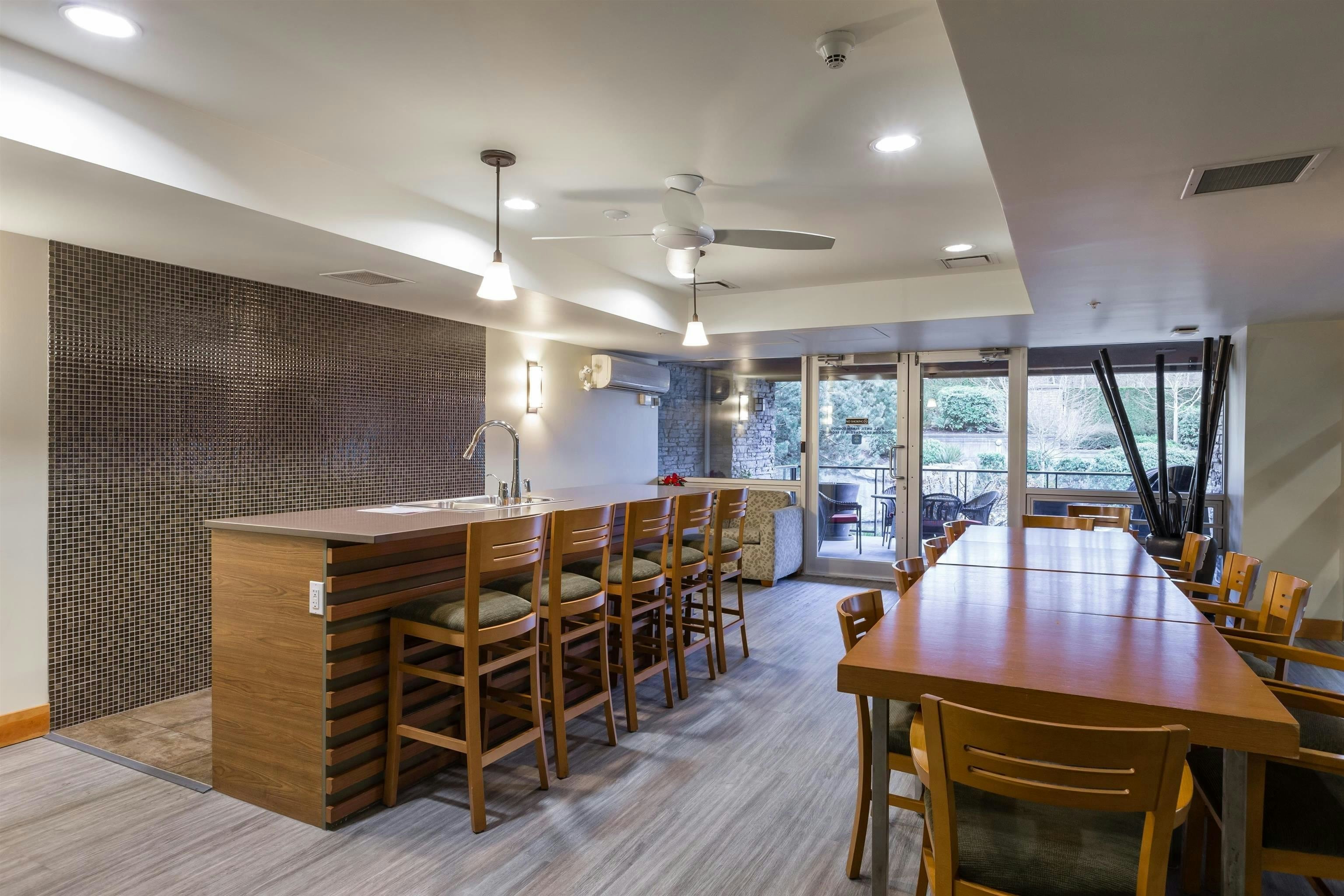 102-7488 Byrnepark Walk, Burnaby, BC, V3N 0G6 - 11