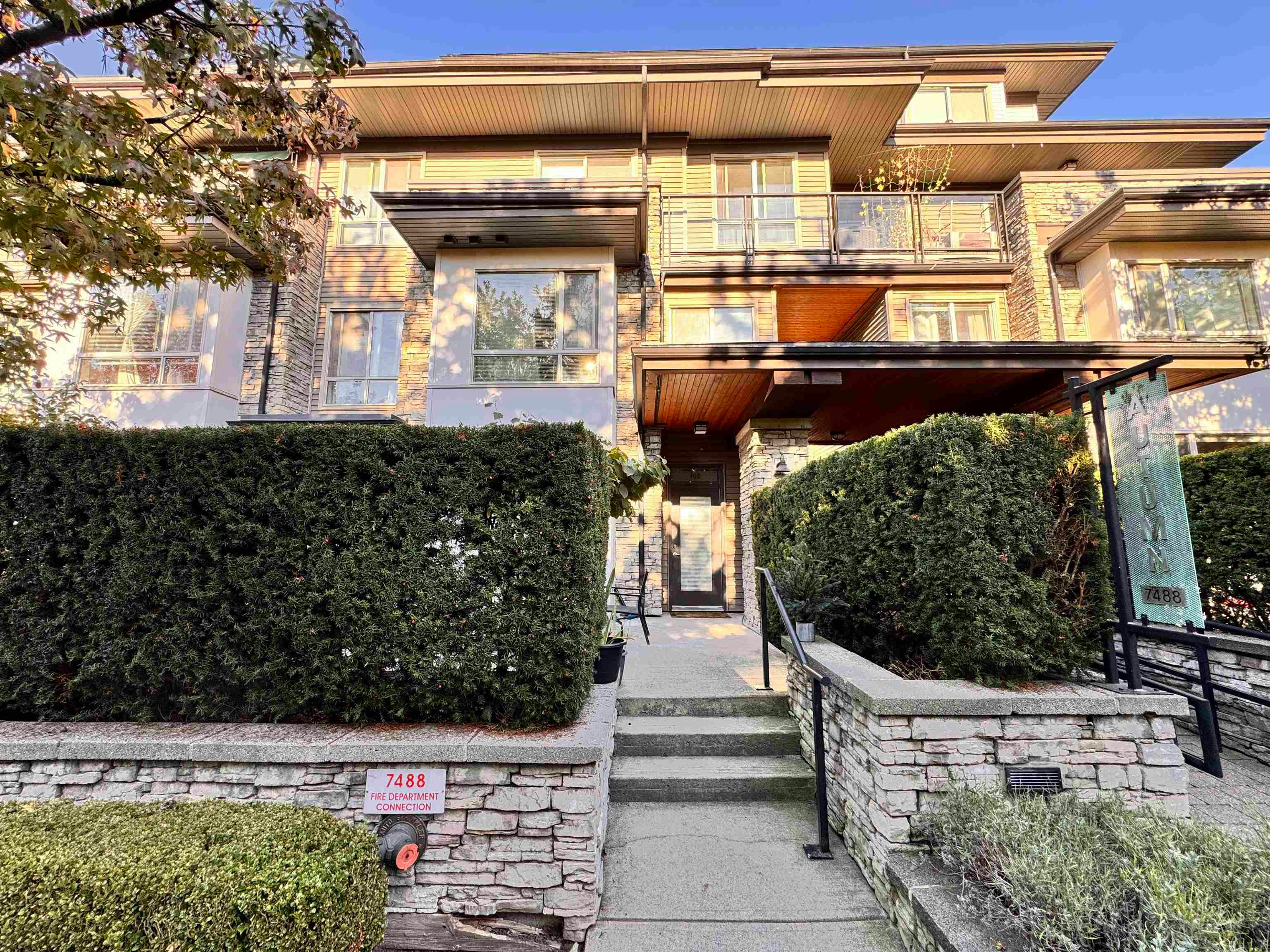 102-7488 Byrnepark Walk, Burnaby, BC, V3N 0G6