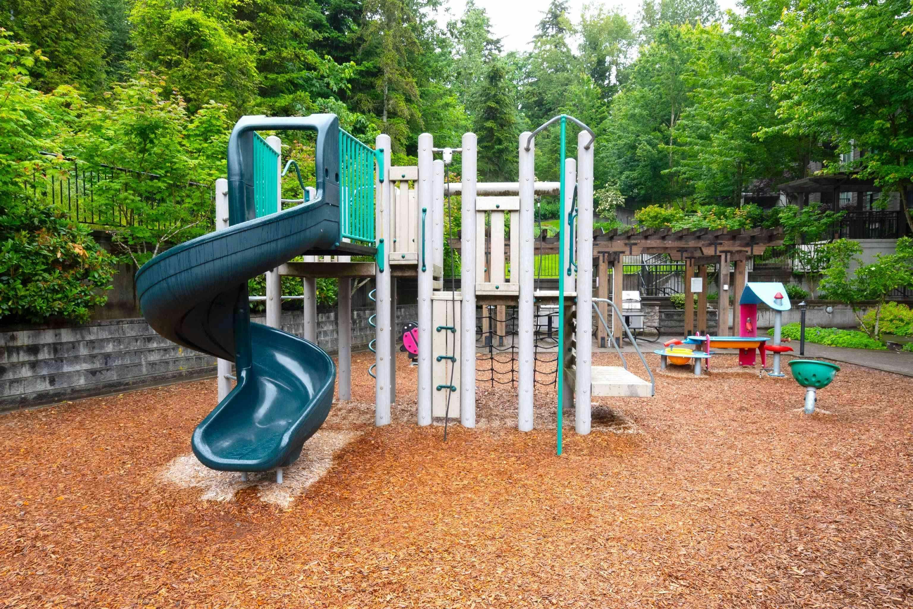 102-7488 Byrnepark Walk, Burnaby, BC, V3N 0G6 - 16