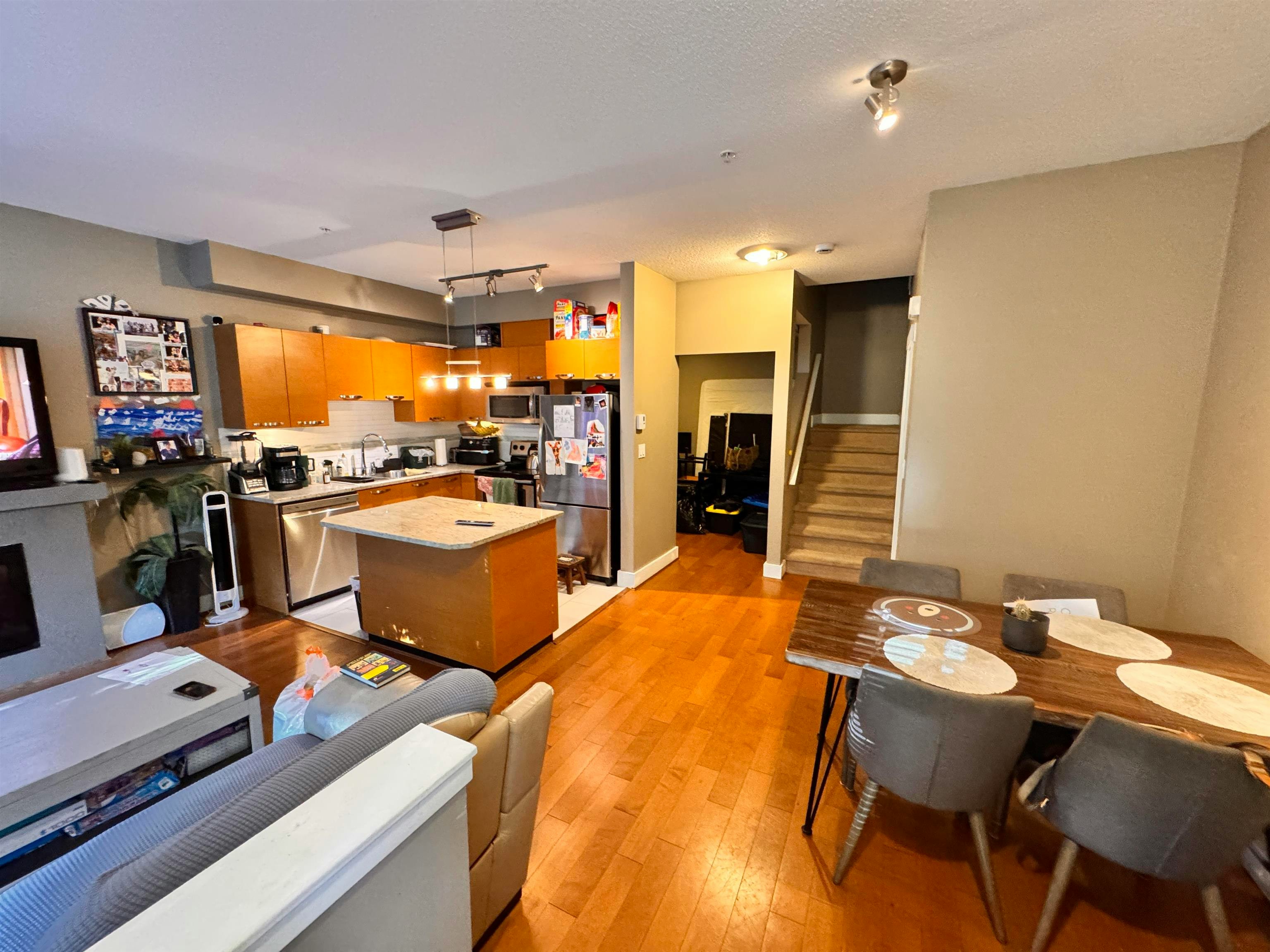 102-7488 Byrnepark Walk, Burnaby, BC, V3N 0G6 - 3
