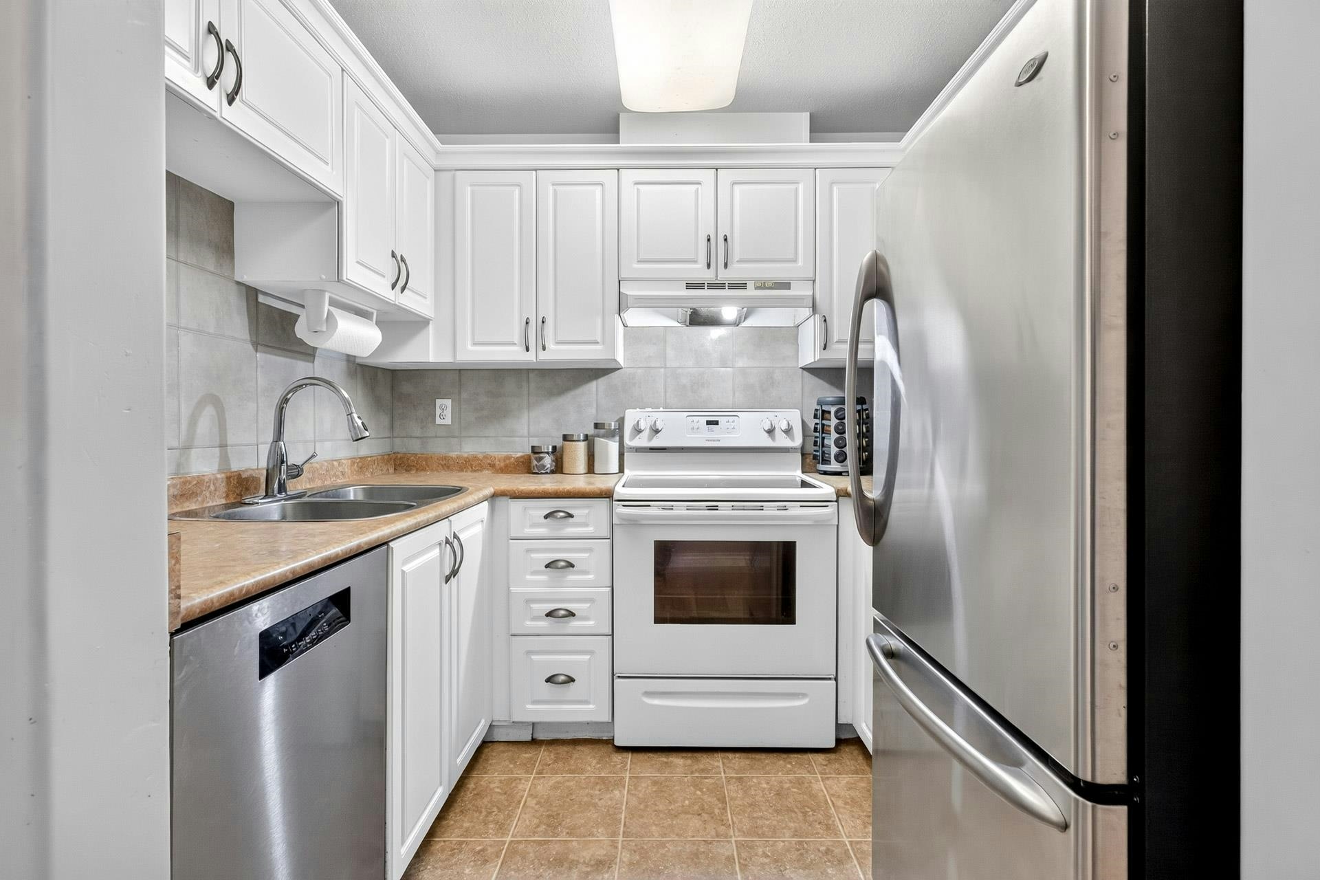 307-13475 96th Avenue, Surrey, BC, V3V 1Y8 - 12