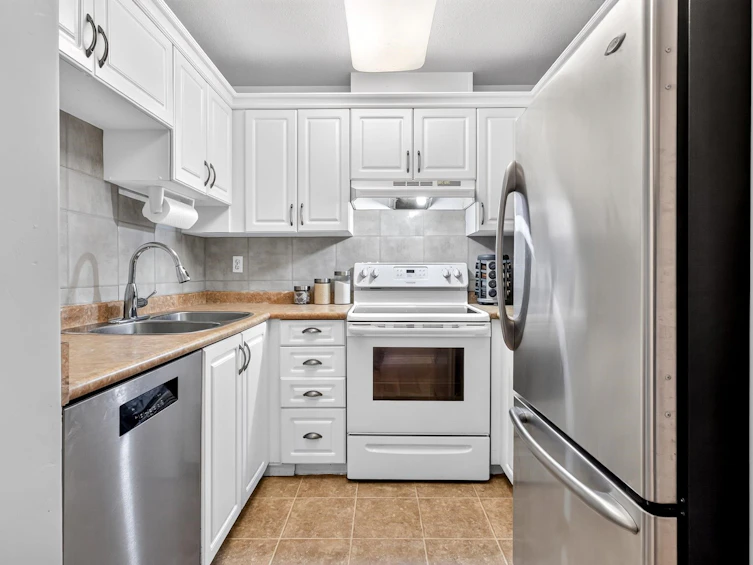 307-13475 96th Avenue, Surrey, BC, V3V 1Y8 - 12