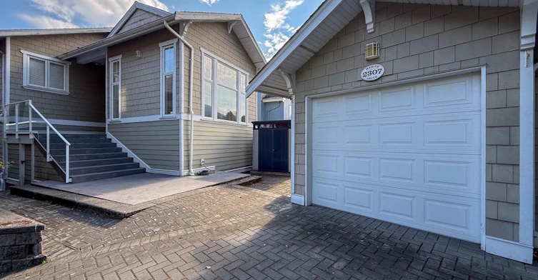 2307 Marine Drive, West Vancouver, BC, V7V 1K9
