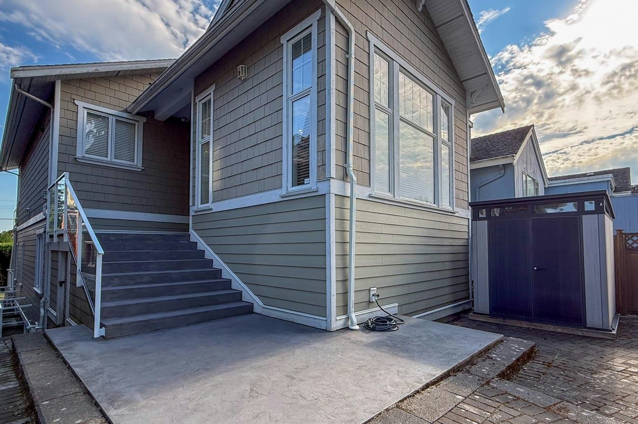 2307 Marine Drive, West Vancouver, BC, V7V 1K9 - 2