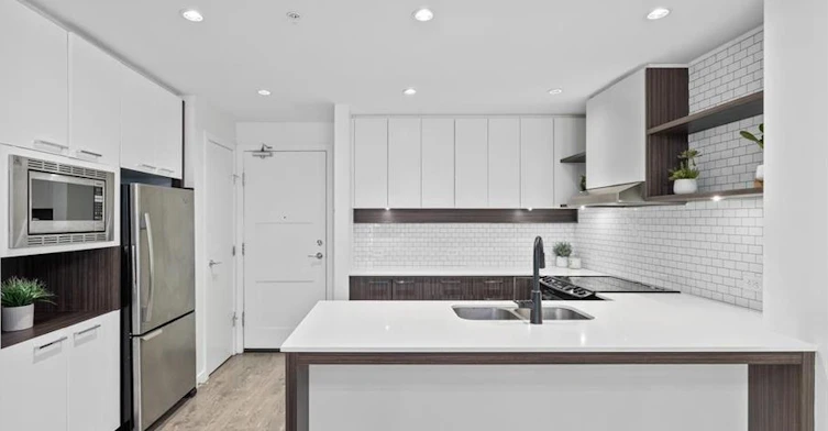 303-553 Foster Avenue, Coquitlam, BC, V3J 0B5