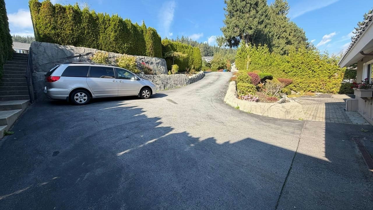 1098 Hillside Road, West Vancouver, BC, V7S 2E9 - 23