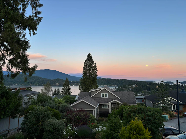 496 Spyglass Place, Gibsons, BC, V0N 1V9