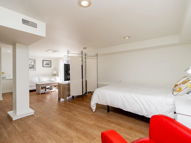 3415 Dundas Street, Vancouver, BC, V5K 1R9 - 25