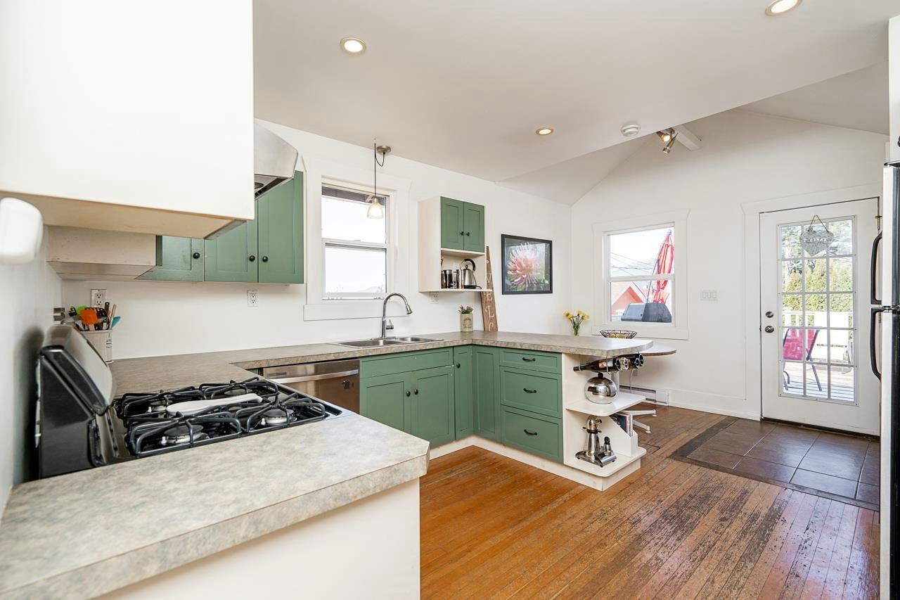 3415 Dundas Street, Vancouver, BC, V5K 1R9 - 11