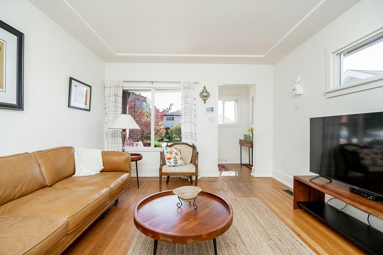 3415 Dundas Street, Vancouver, BC, V5K 1R9 - 9