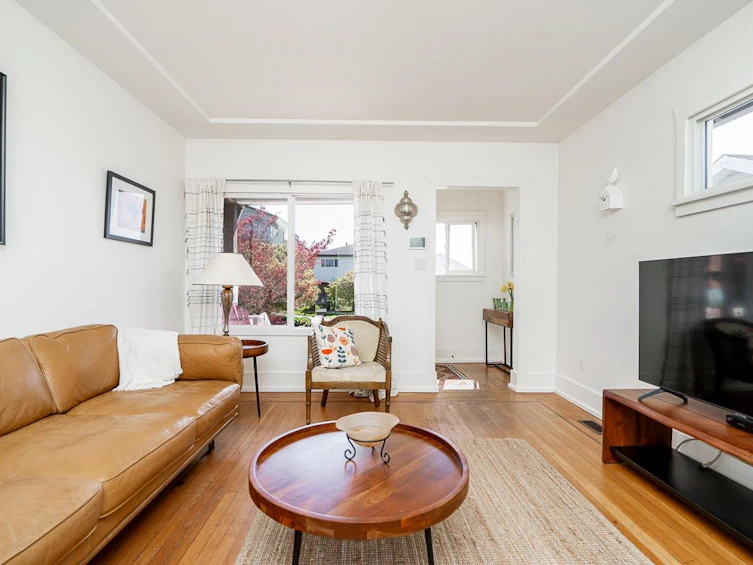 3415 Dundas Street, Vancouver, BC, V5K 1R9 - 9