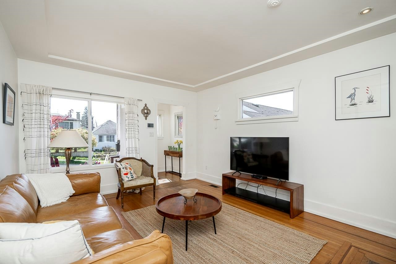3415 Dundas Street, Vancouver, BC, V5K 1R9 - 10