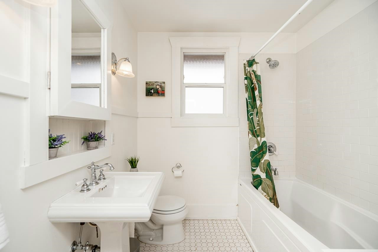 3415 Dundas Street, Vancouver, BC, V5K 1R9 - 21