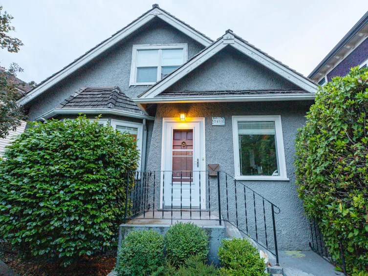 7455 West Boulevard, Vancouver, BC, V6P 5S2