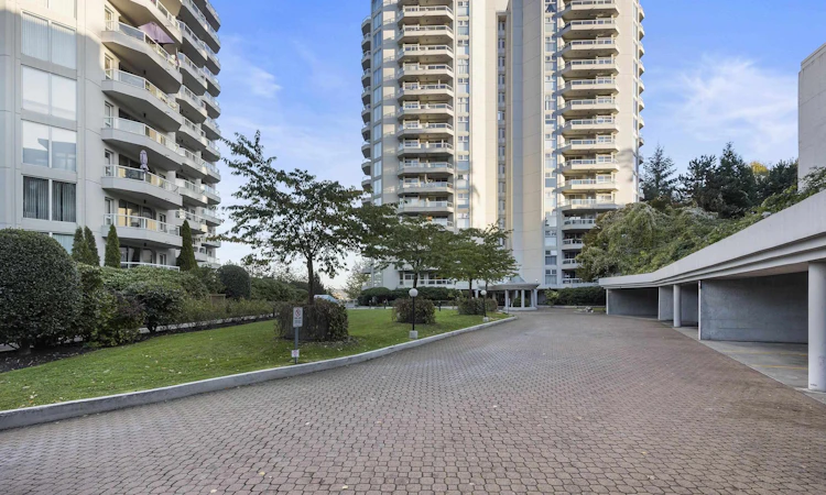307-69 Jamieson Court