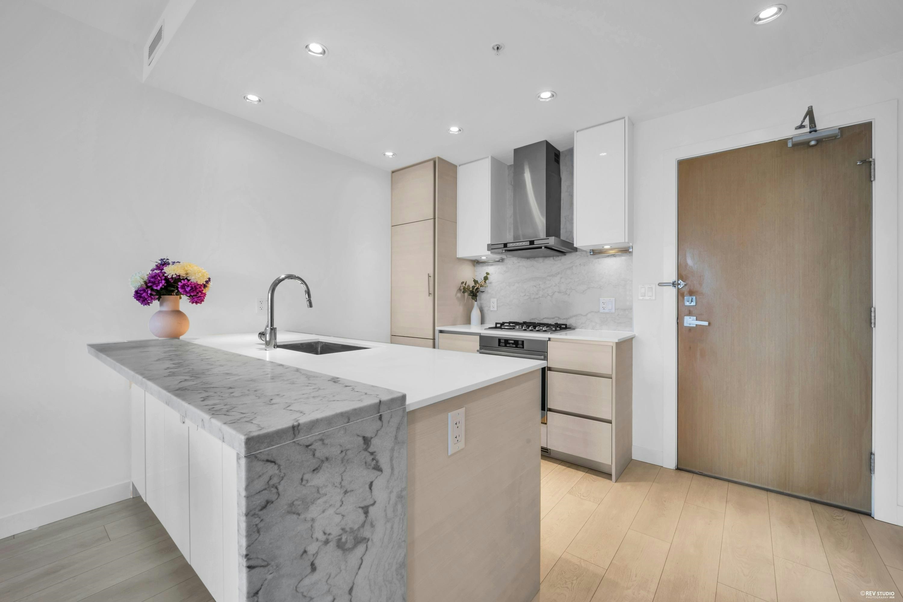 2203-6098 Station Street, Burnaby, BC, V5H 0H4 - 11