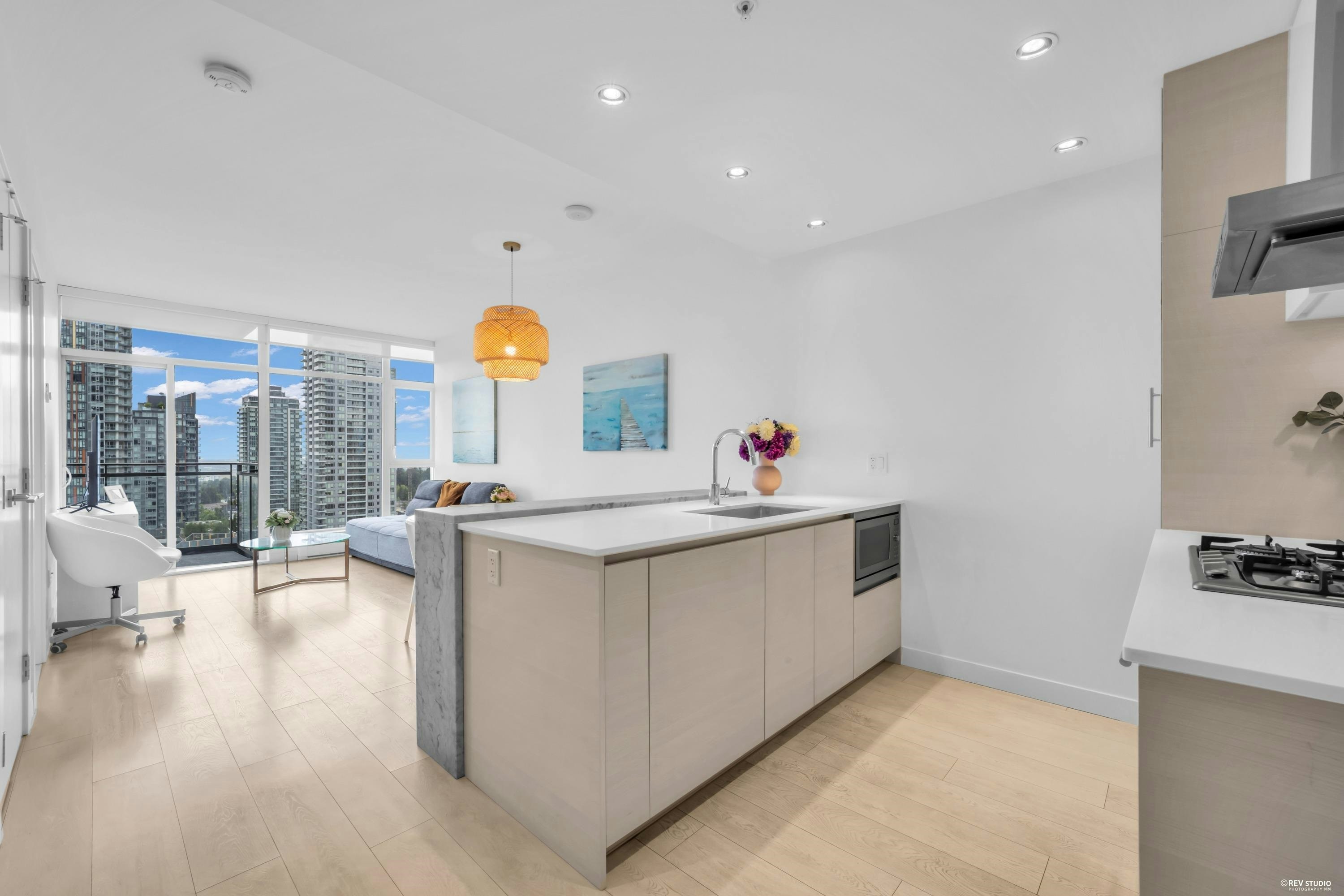 2203-6098 Station Street, Burnaby, BC, V5H 0H4 - 9