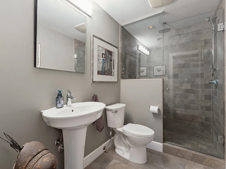 1283 Pinewood Crescent, North Vancouver, BC, V7P 1G1 - 17