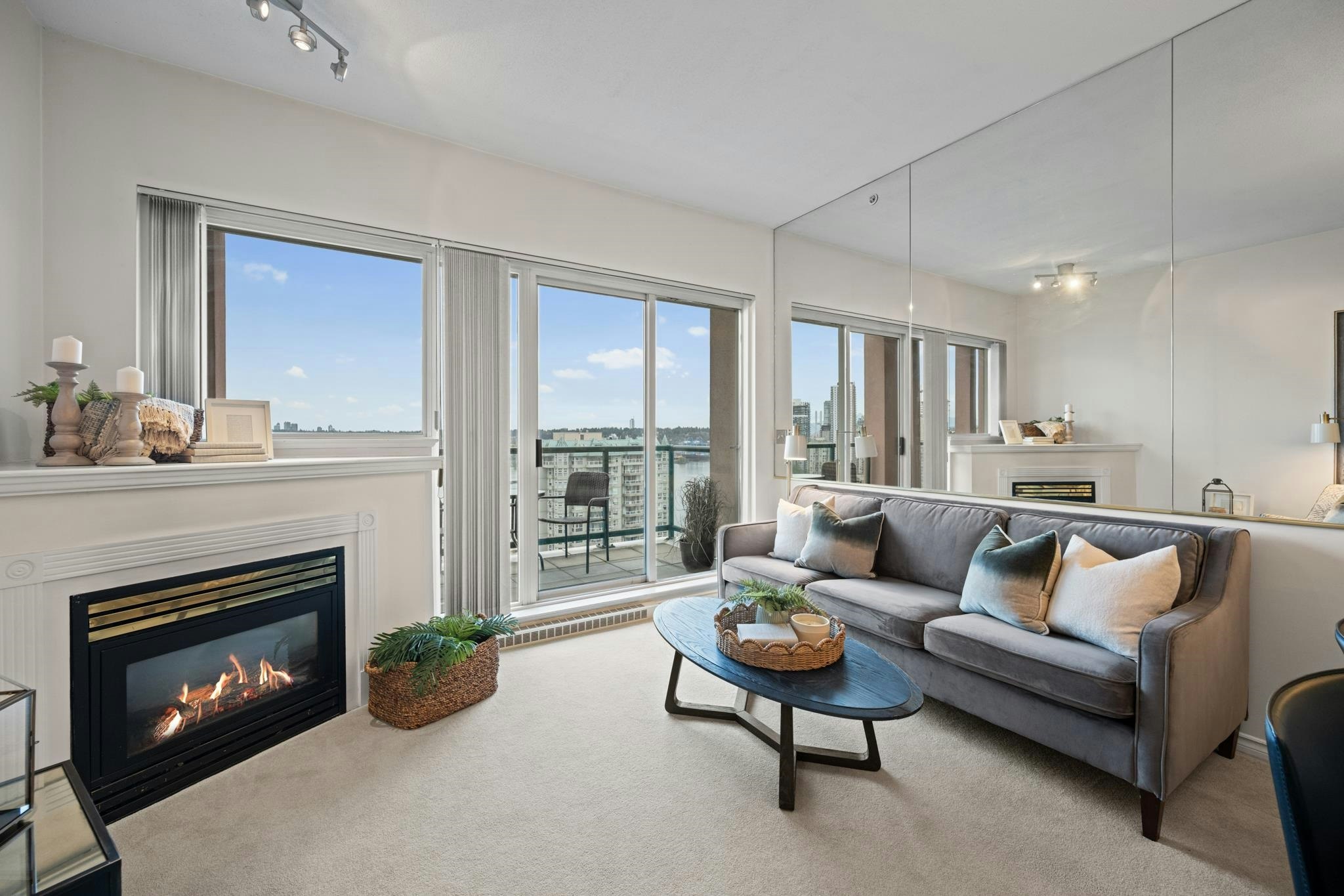 2102-10 Laguna Court - 3