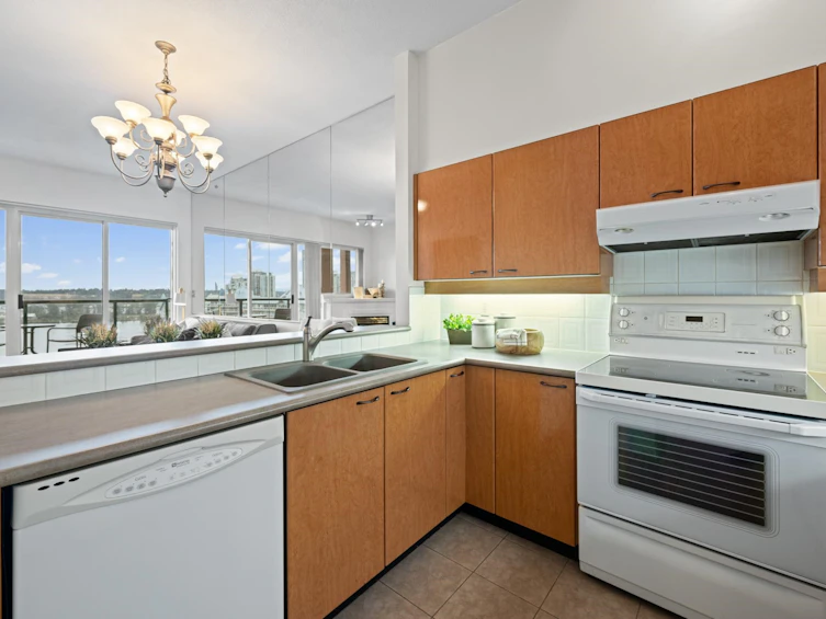 2102-10 Laguna Court, New Westminster, BC, V3M 6W3 - 8
