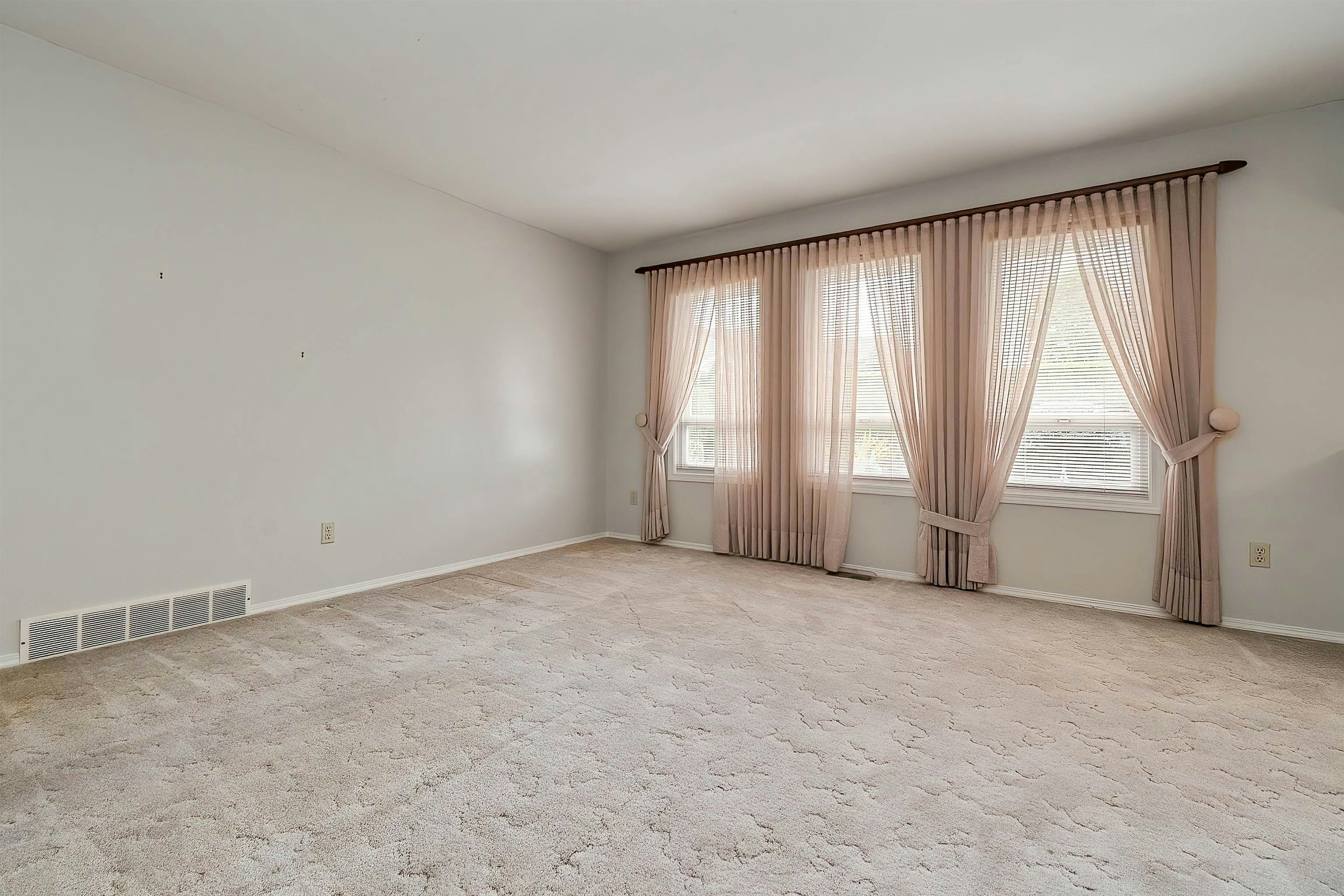 46634 Elliott Avenue - 4