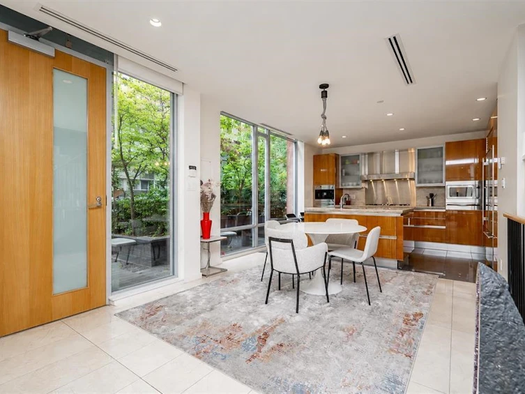 1163 W Cordova Street, Vancouver, BC, V6C 0A1 - 2