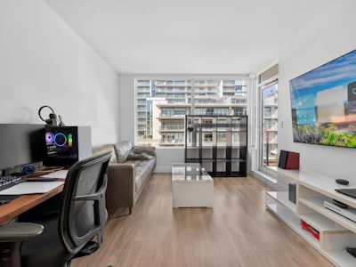 512-6900 Pearson Way - 5