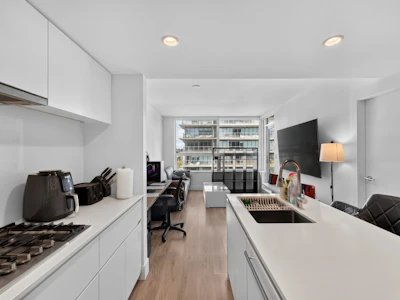 512-6900 Pearson Way - 3