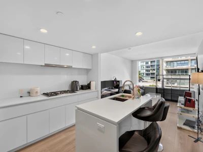 512-6900 Pearson Way - 2
