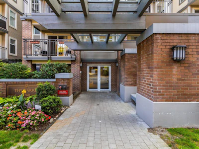 210-4768 Brentwood Drive - 4