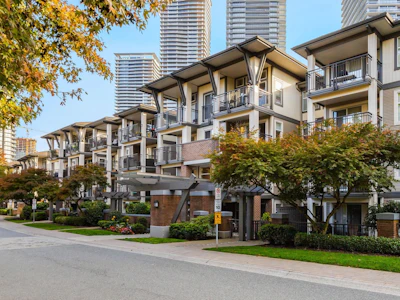 210-4768 Brentwood Drive - 3