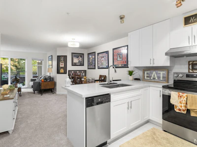 210-4768 Brentwood Drive - 5