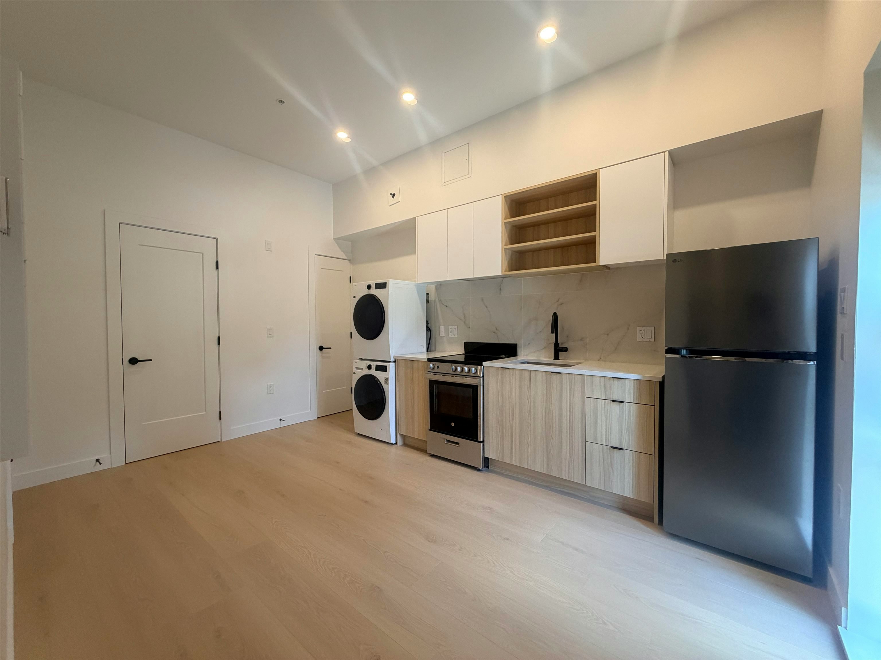 8899 Spires Road, Richmond, BC, V6Y 1X1 - 25