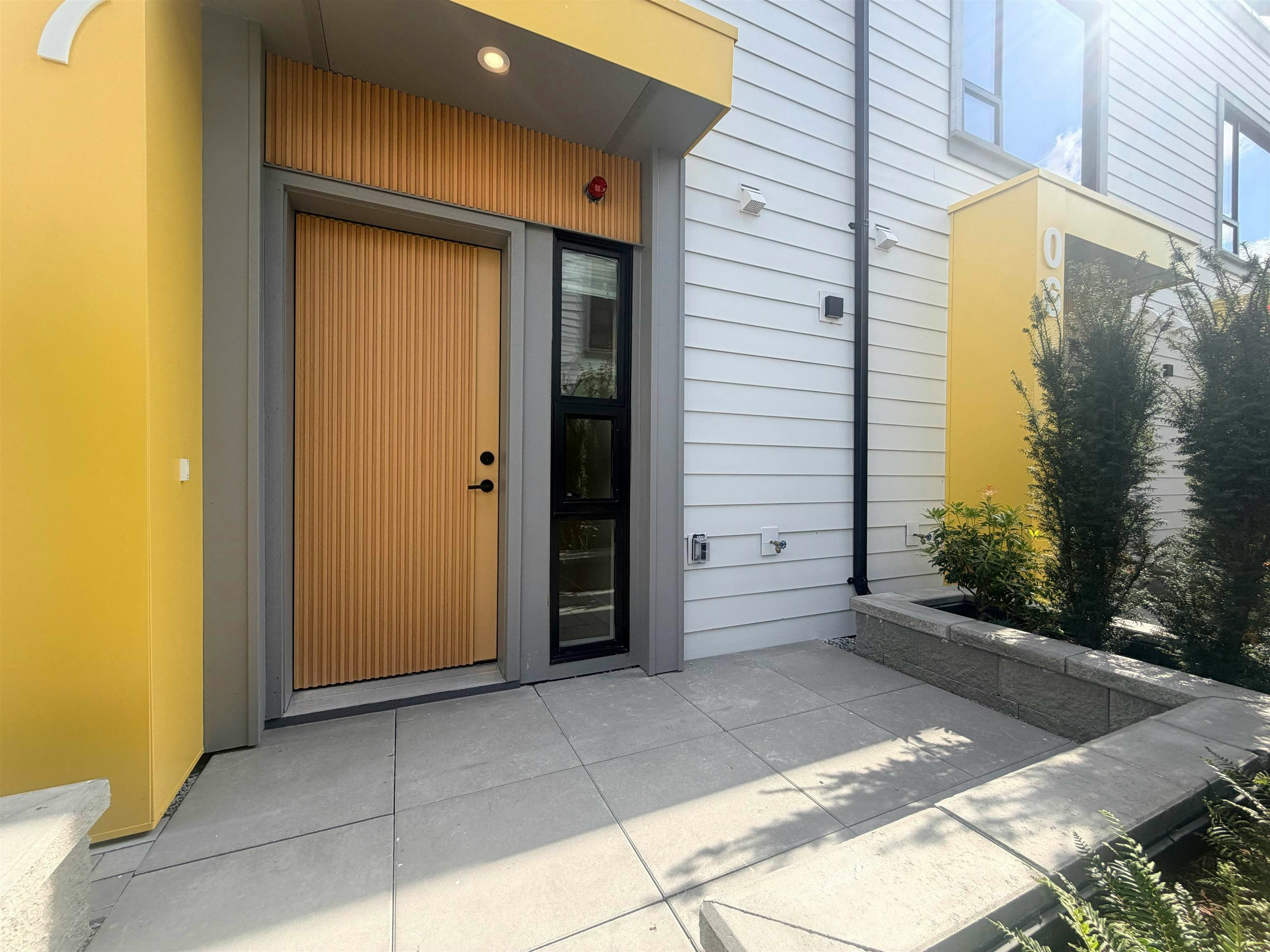 8899 Spires Road, Richmond, BC, V6Y 1X1 - 2