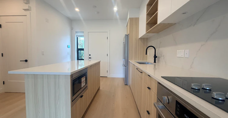 8899 Spires Road, Richmond, BC, V6Y 1X1 - 6
