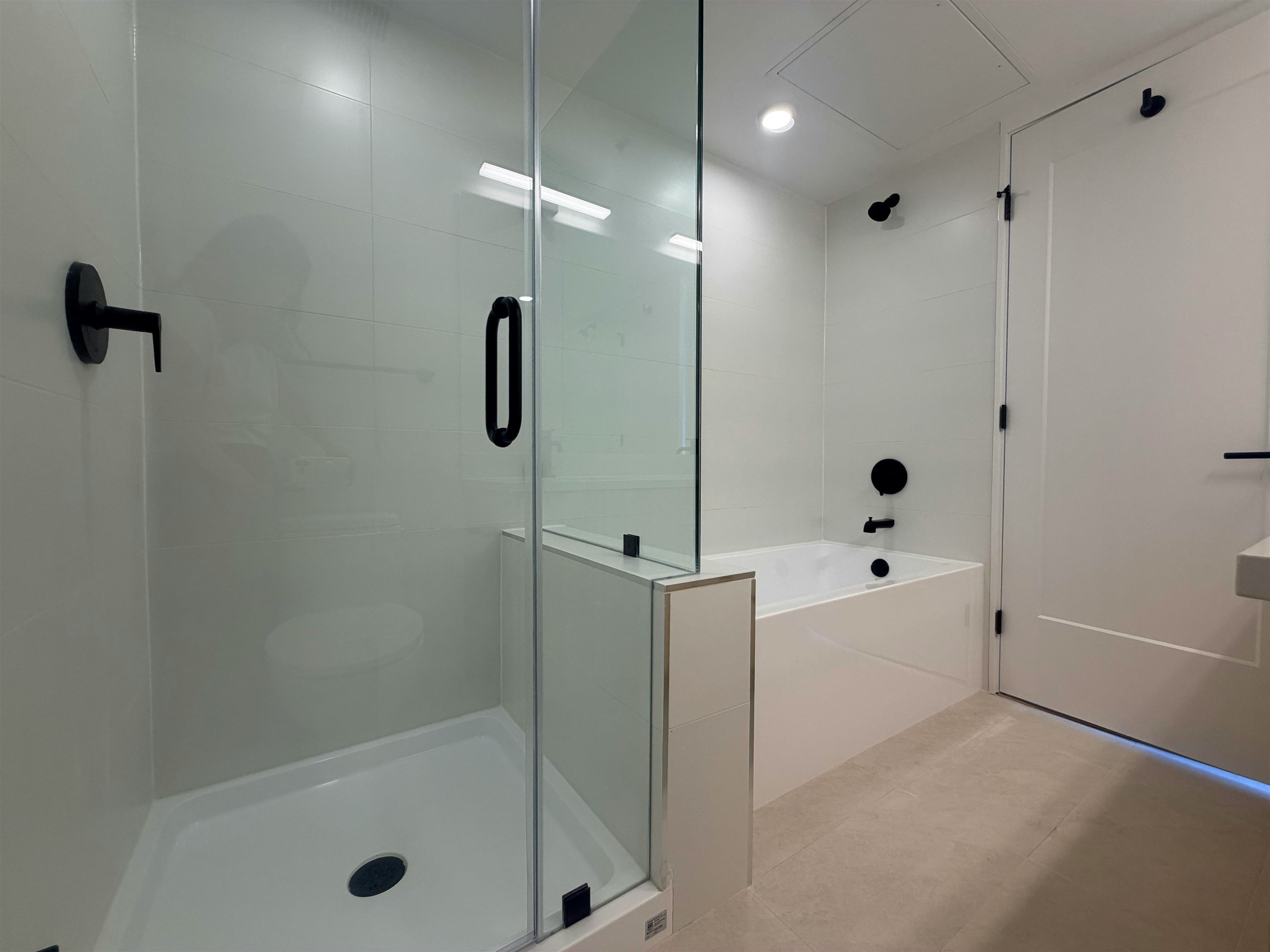 8899 Spires Road, Richmond, BC, V6Y 1X1 - 11