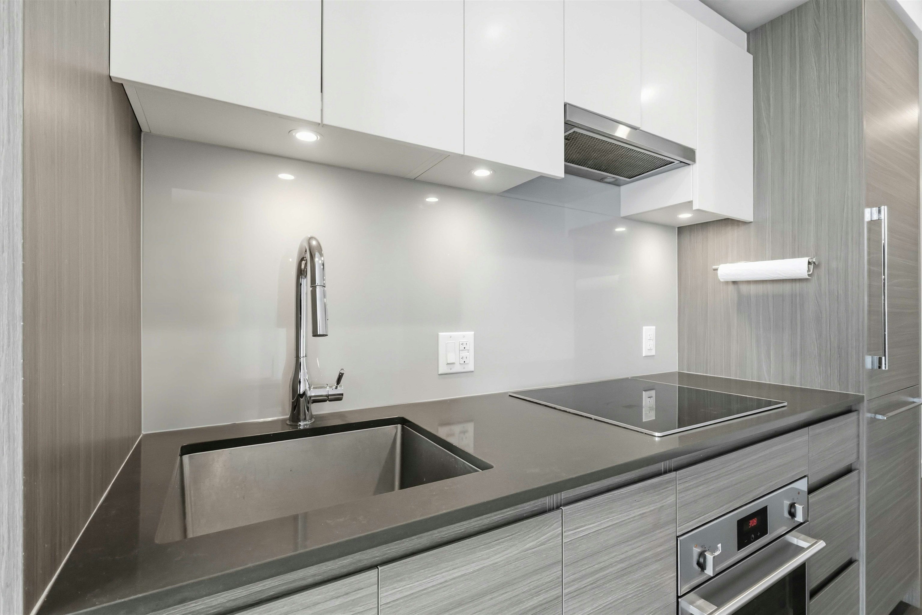 701-13615 Fraser Highway, Surrey, BC, V3T 0P7 - 15