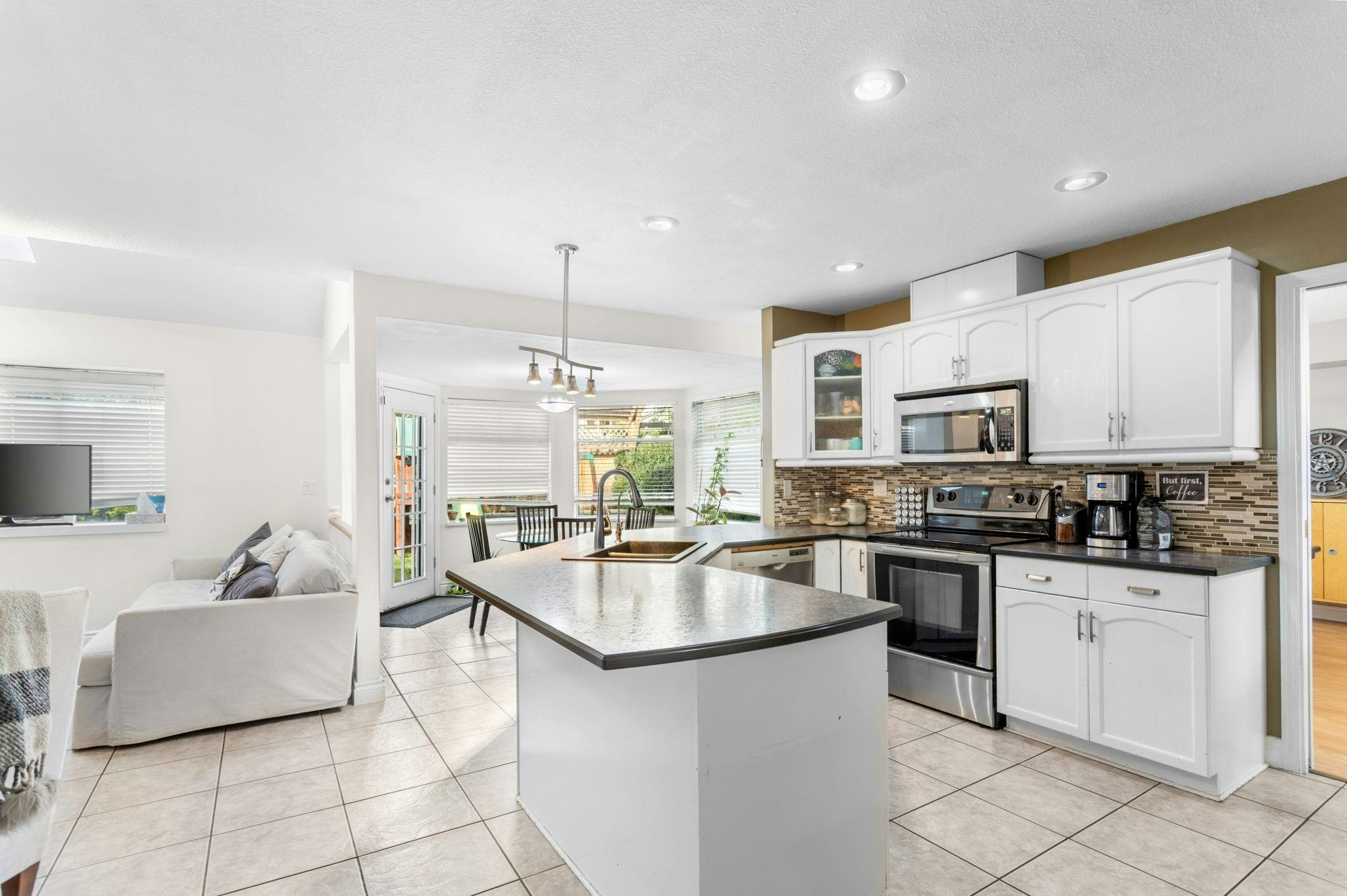 1147 Earls Court, Port Coquitlam, BC, V3C 5N7 - 12